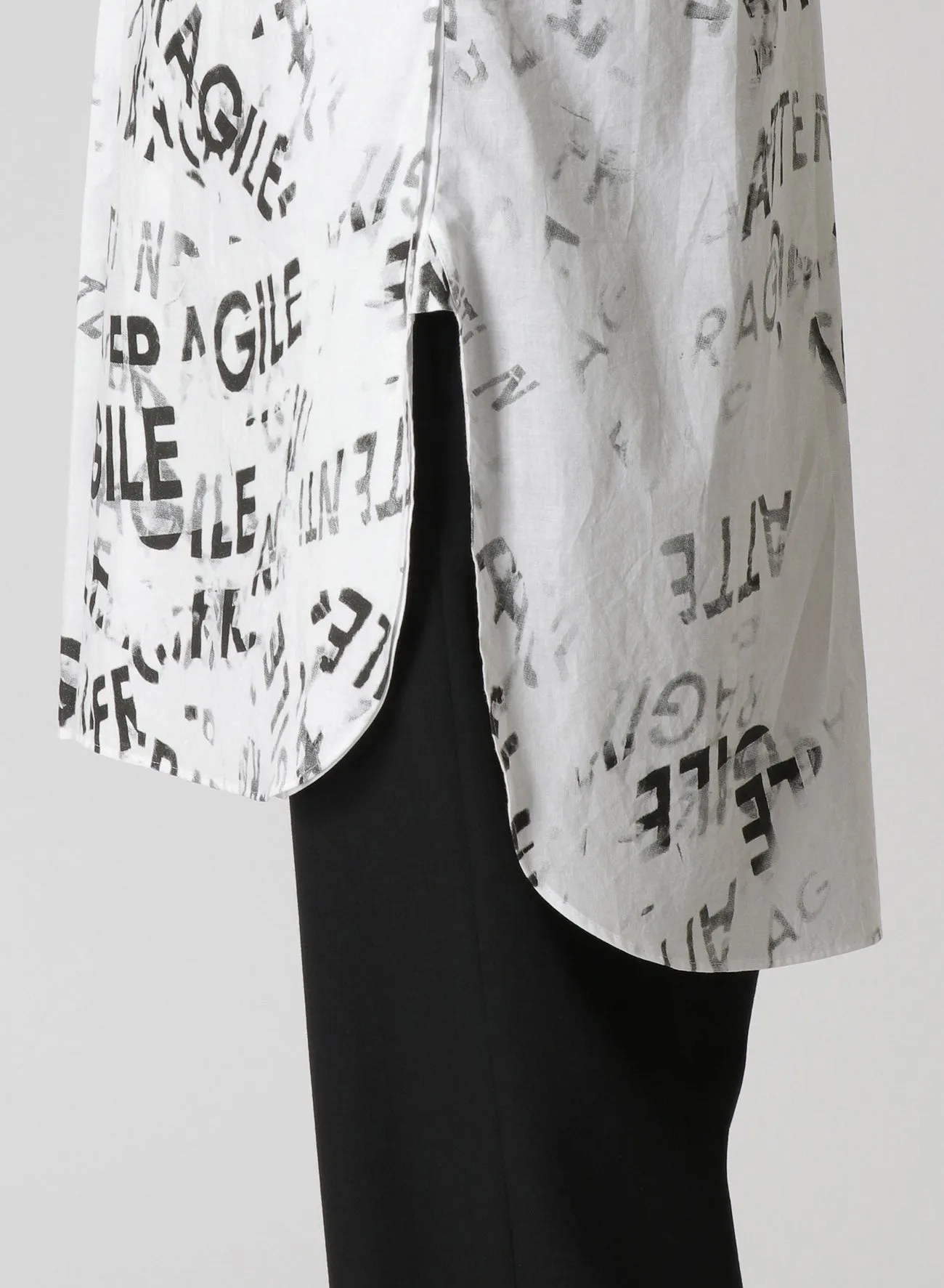 COTTON LAWN "FRAGILE" PIGMENT PRINT DOUBLE COLLAR SHIRT