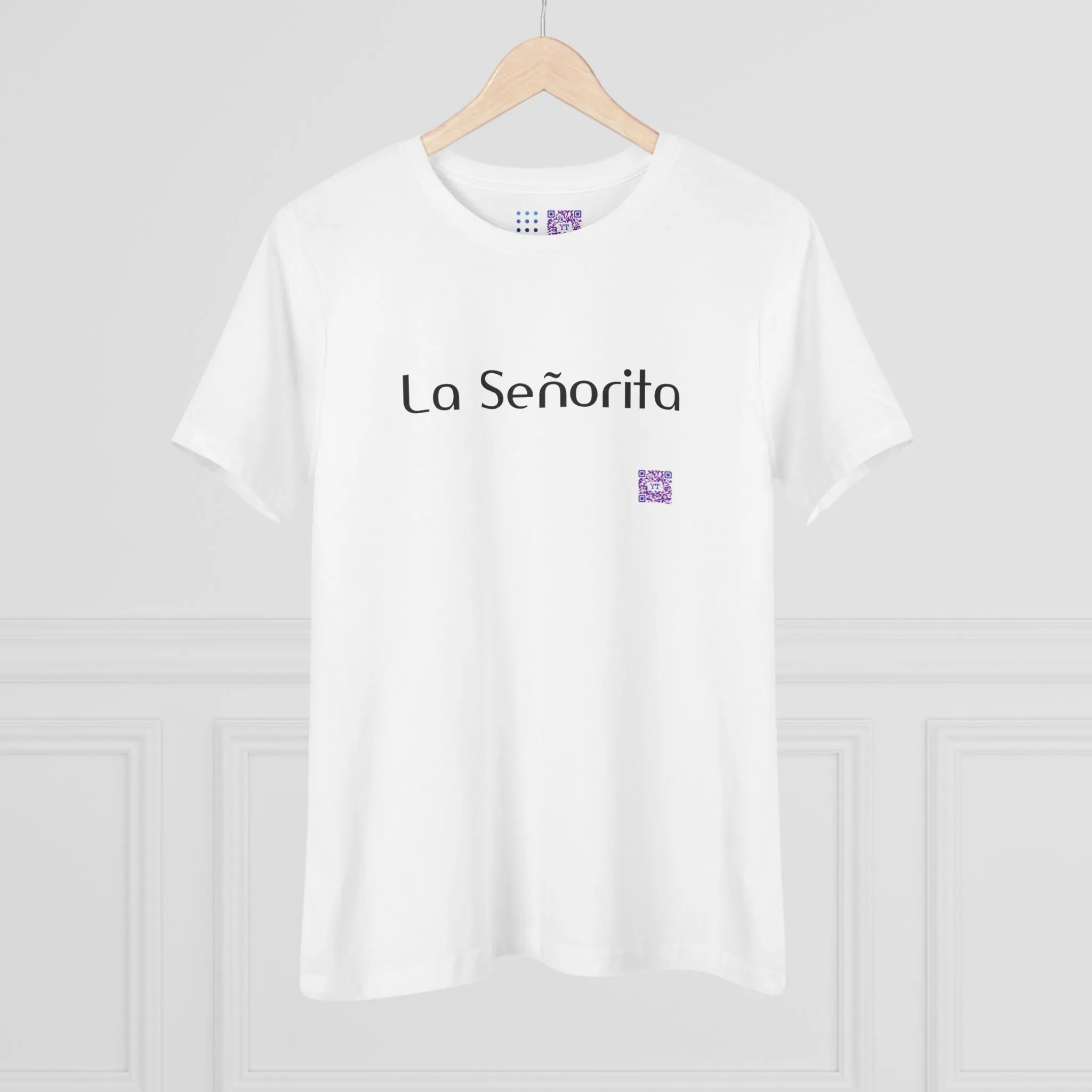 La Senorita T-Shirt Handwritten Style Graphic Tee Trendy Fashion Statement Design Casual Wear